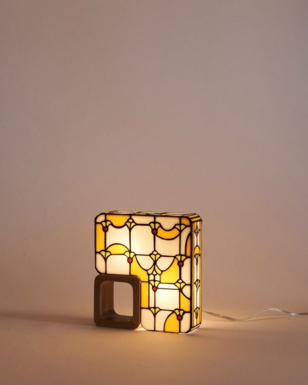 Stylish Stained Glass Table Lamp